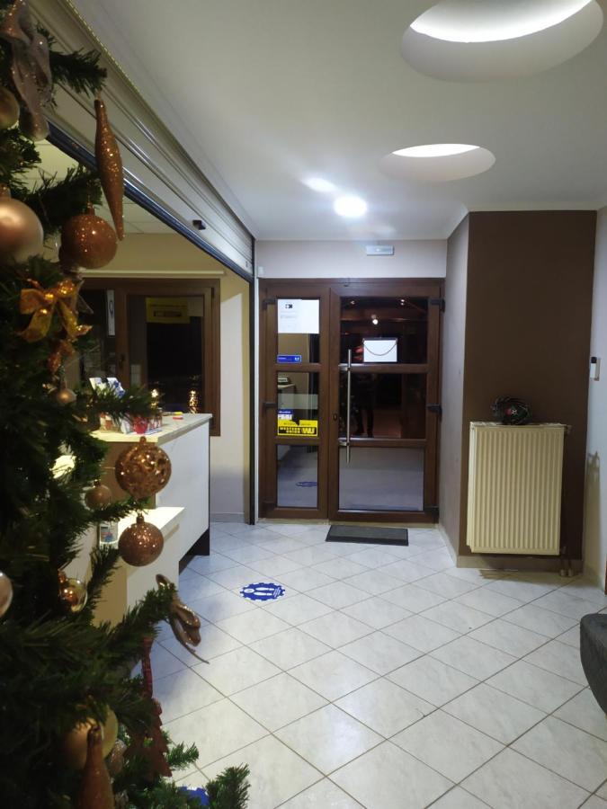 Smallhotel - Vevi מראה חיצוני תמונה
