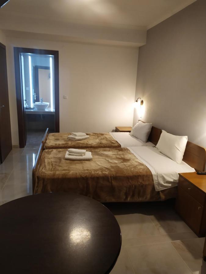 Smallhotel - Vevi מראה חיצוני תמונה