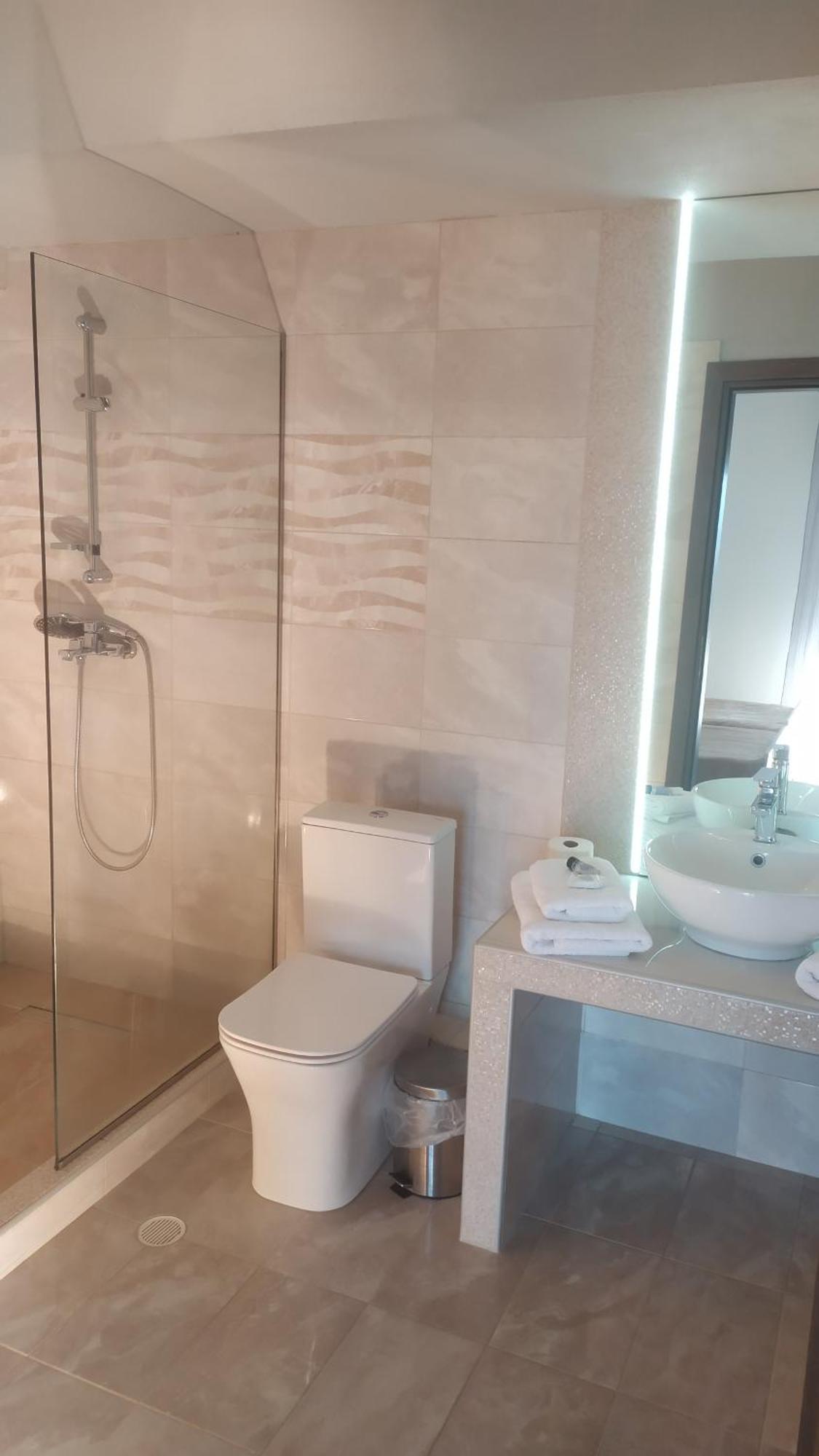 Smallhotel - Vevi מראה חיצוני תמונה