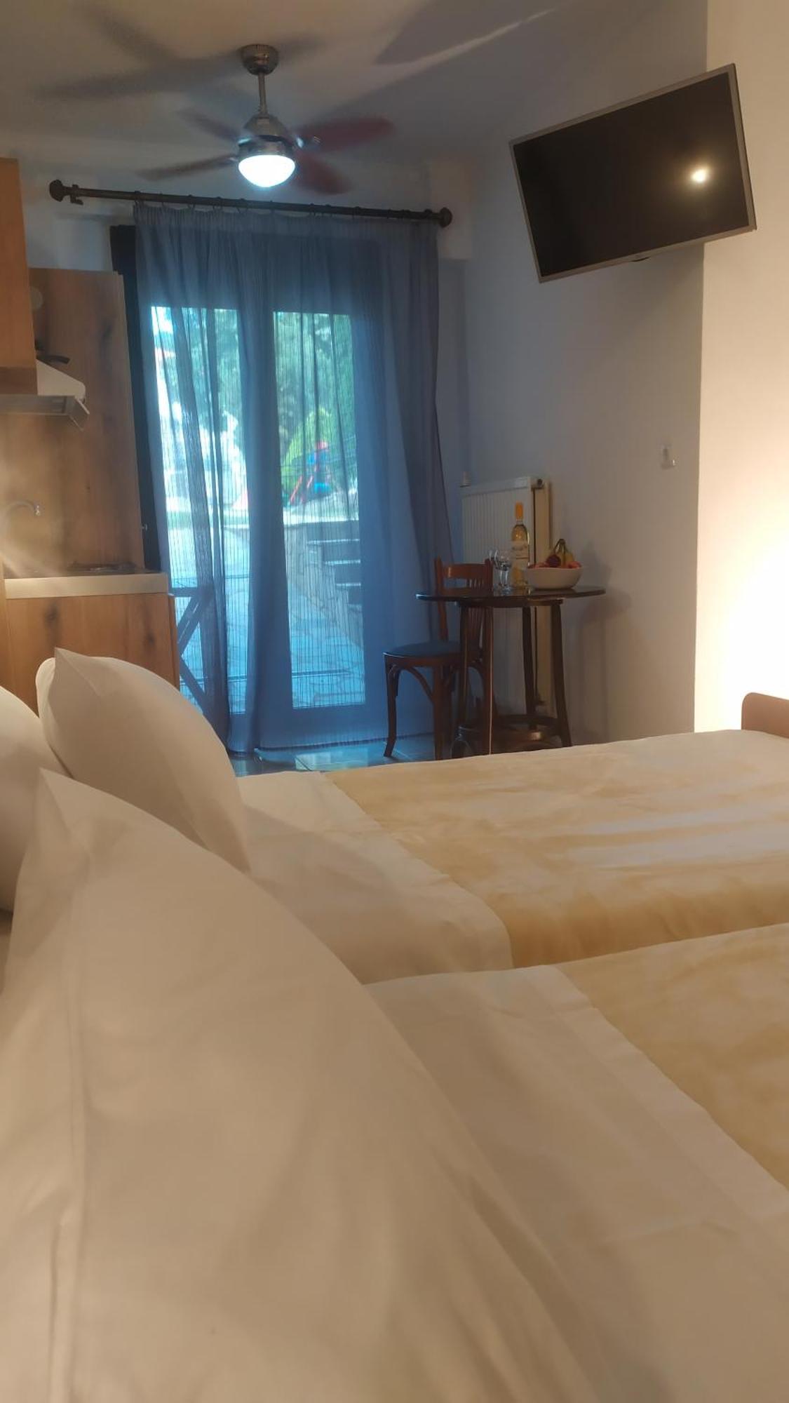 Smallhotel - Vevi מראה חיצוני תמונה